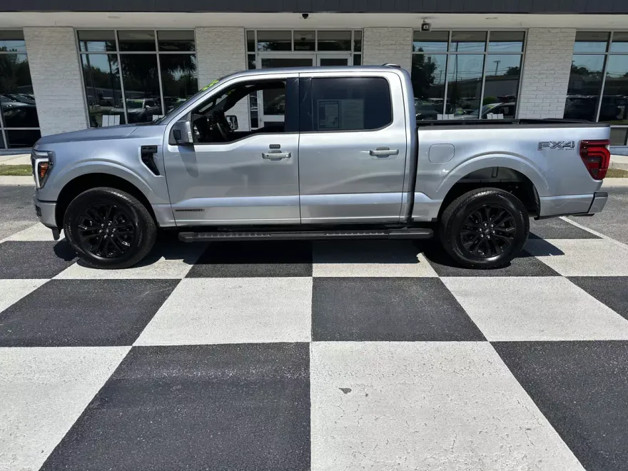 2025 Ford F-150 Lariat photo 1