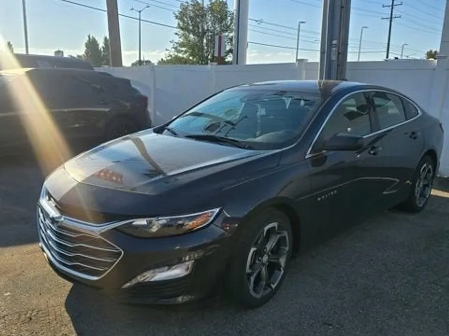 2022 Chevrolet Malibu 1LT photo 1