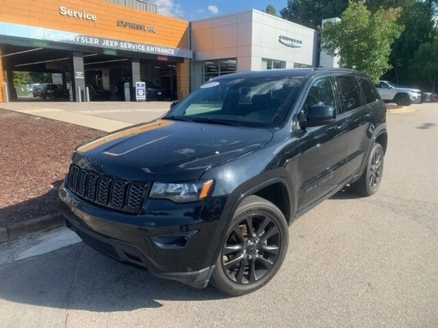 2018 Jeep Grand Cherokee Altitude photo 1
