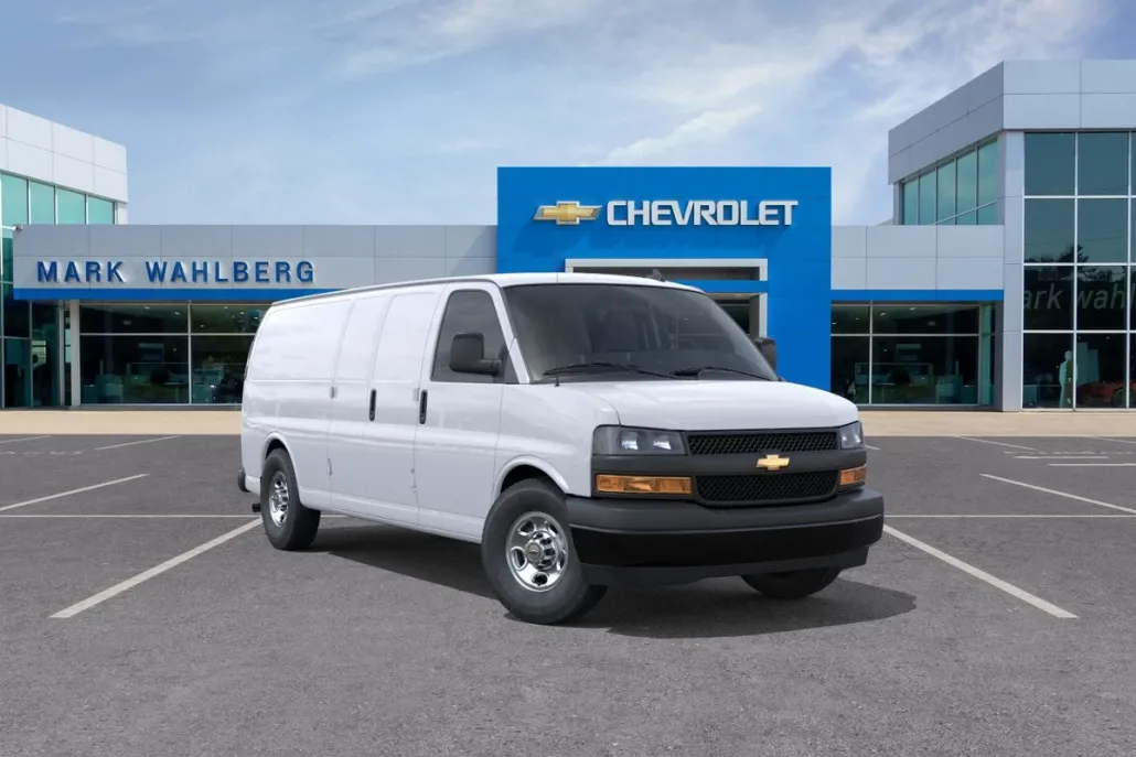2025 Chevrolet Express Cargo 3500 photo 1