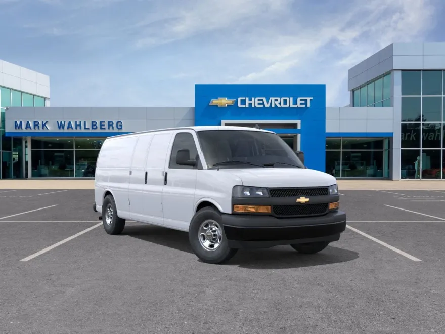 2025 Chevrolet Express Cargo 3500 photo 1