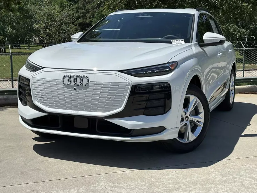 2025 Audi Q6 E-tron Premium Plus photo 1