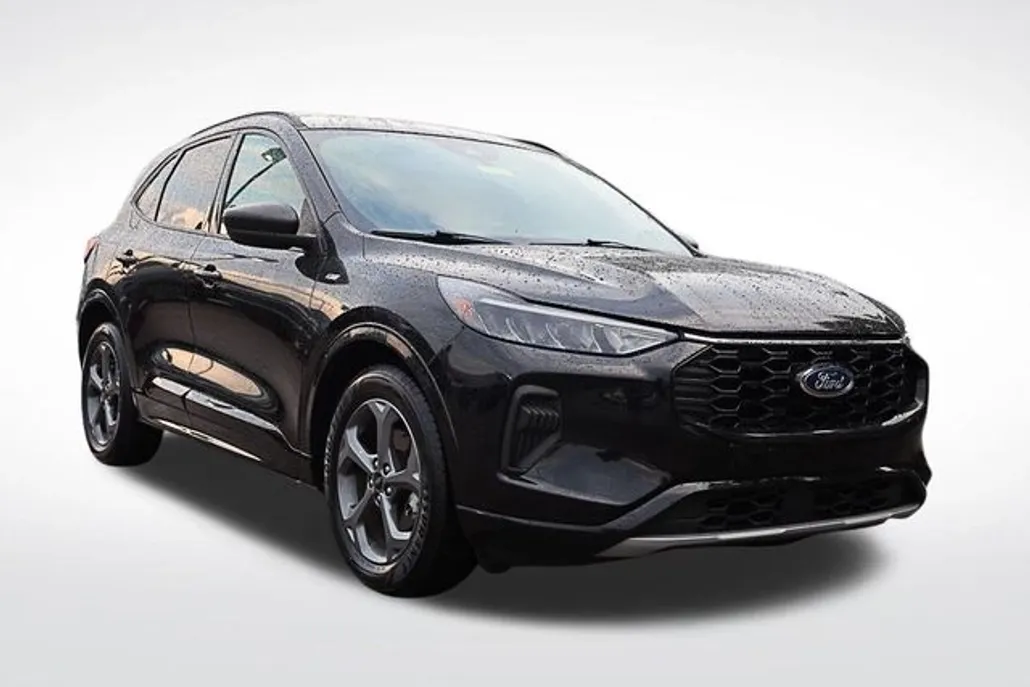 2023 Ford Escape ST-Line photo 1