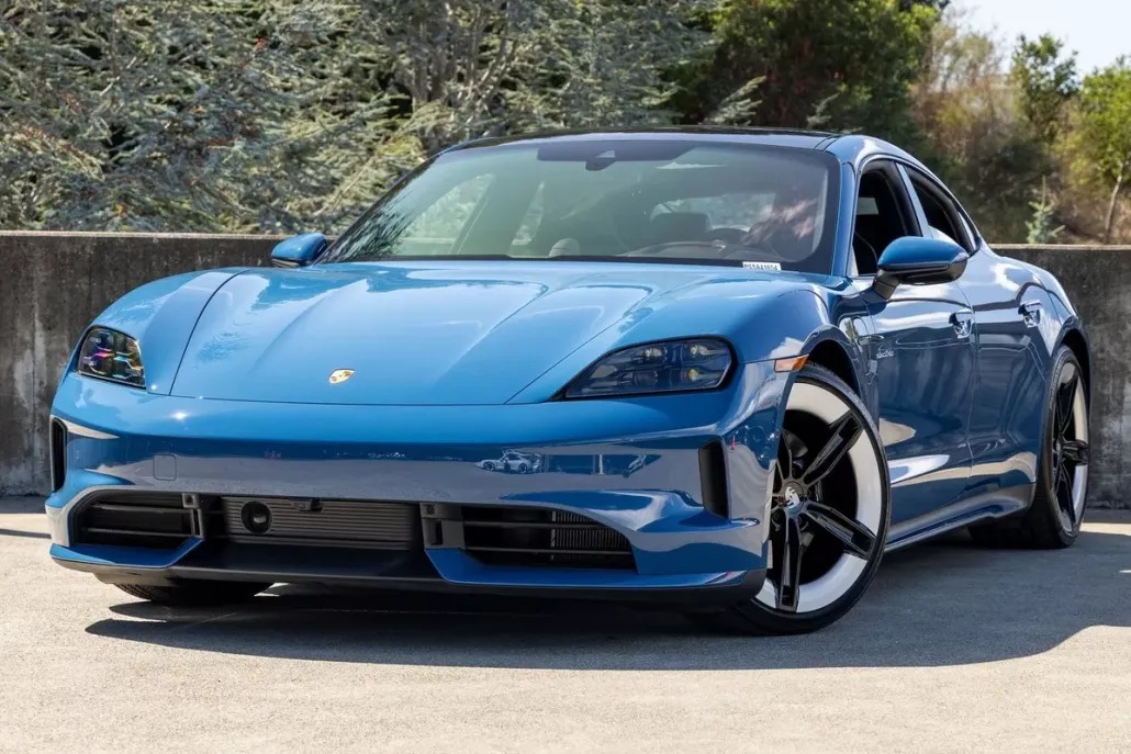 2025 Porsche Taycan 4S photo 1