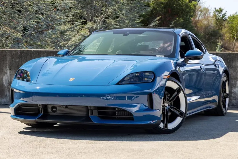 2025 Porsche Taycan 4S photo 1