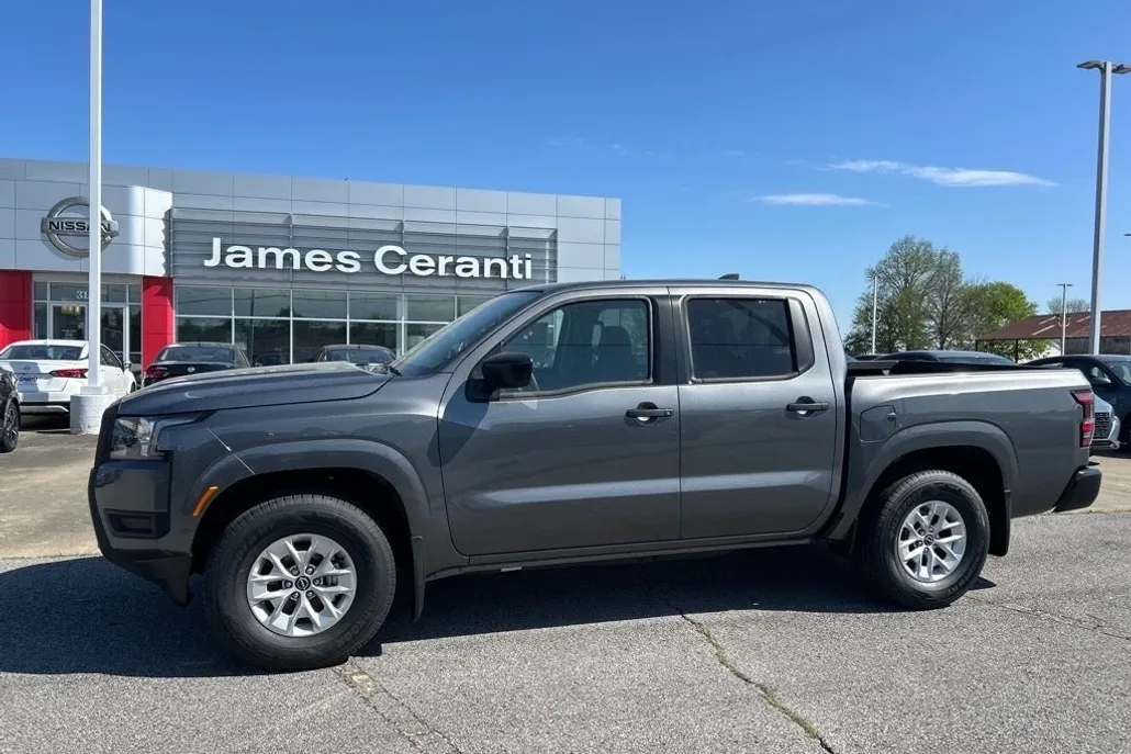 2025 Nissan Frontier Crew Cab S photo 1