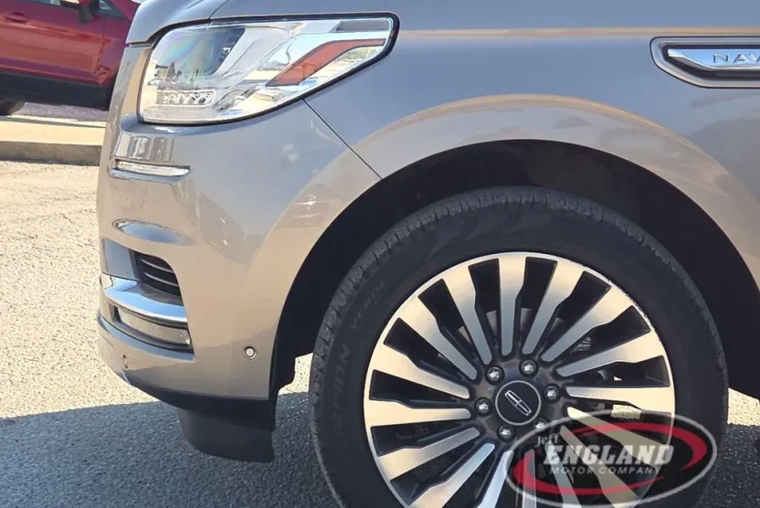2019 Lincoln Navigator L Reserve photo 1