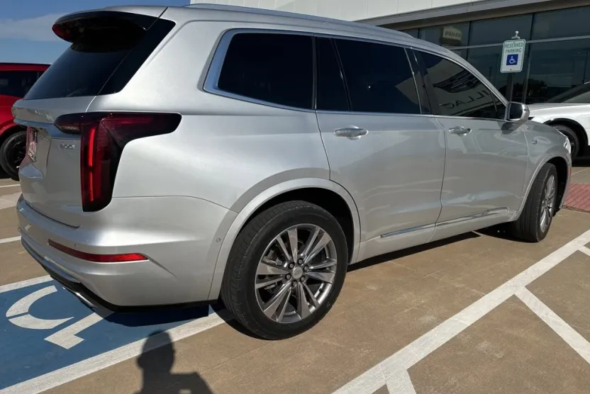 2020 Cadillac XT6 Premium Luxury photo 1