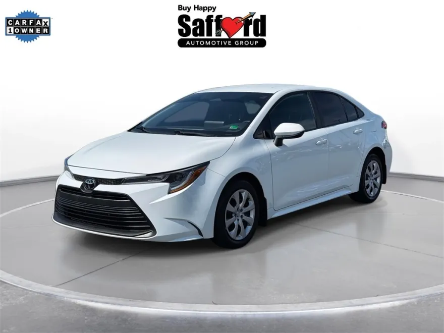 2025 Toyota Corolla LE photo 1