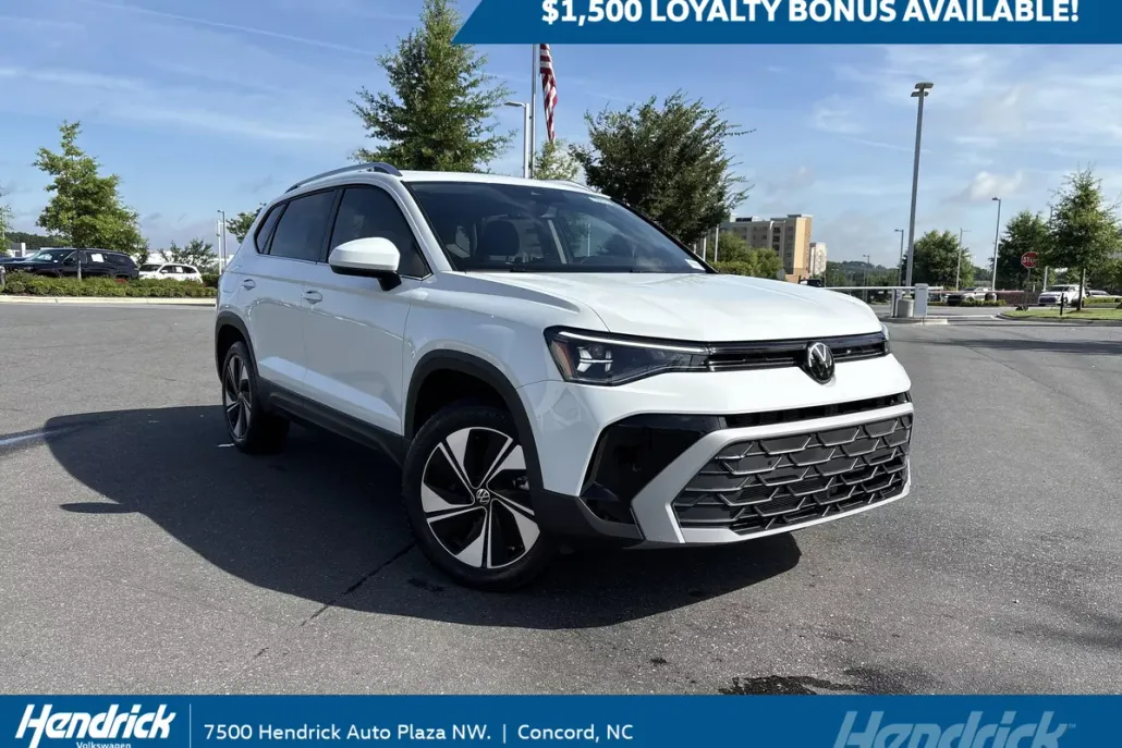 2025 Volkswagen Taos SE photo 1