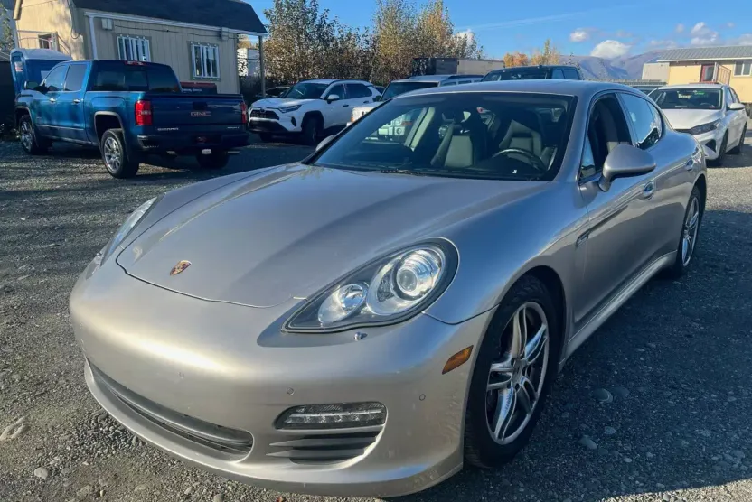2012 Porsche Panamera Base photo 1
