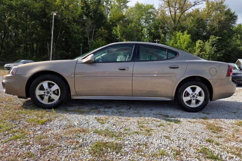 2006 Pontiac Grand Prix Sedan photo 1