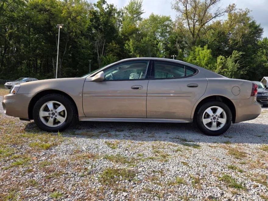 2006 Pontiac Grand Prix Sedan photo 1