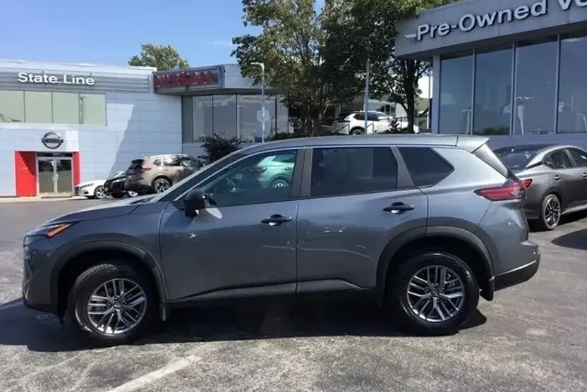 2024 Nissan Rogue S photo 1