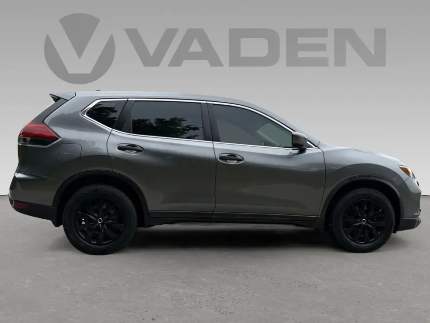 2020 Nissan Rogue S photo 1
