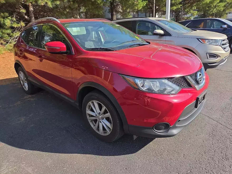 2017 Nissan Rogue Sport SV photo 1