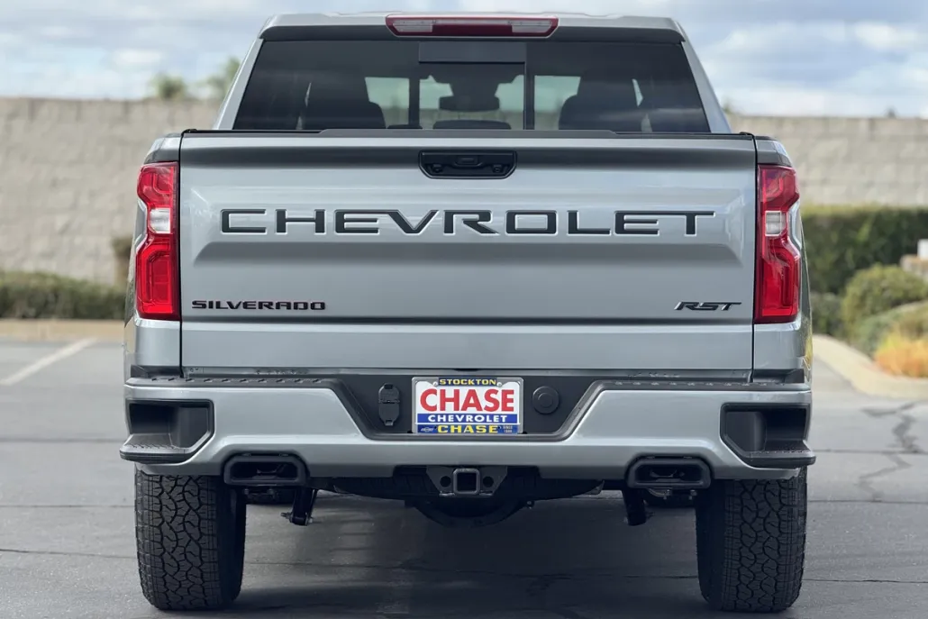 2026 Chevrolet Silverado RST Rally Edition photo 1