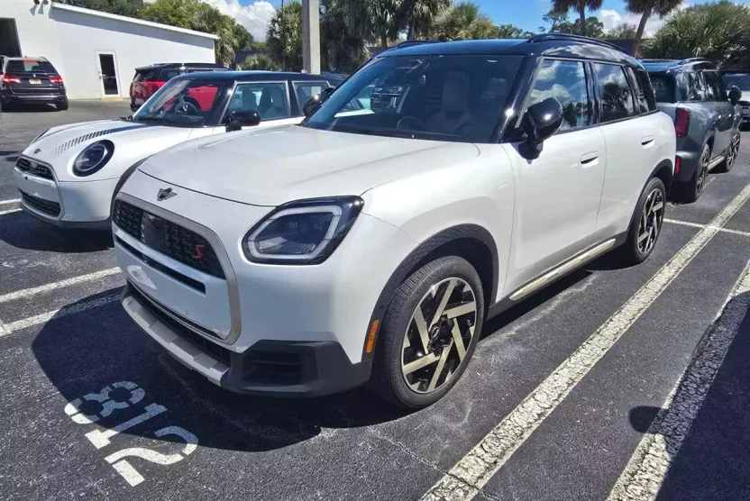 2025 Mini Countryman ALL4 S photo 1