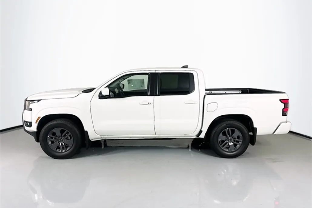 2025 Nissan Frontier SV photo 1
