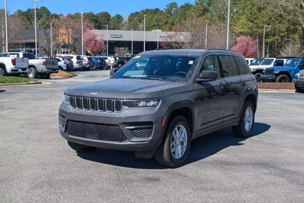 2025 Jeep Grand Cherokee Laredo X photo 1
