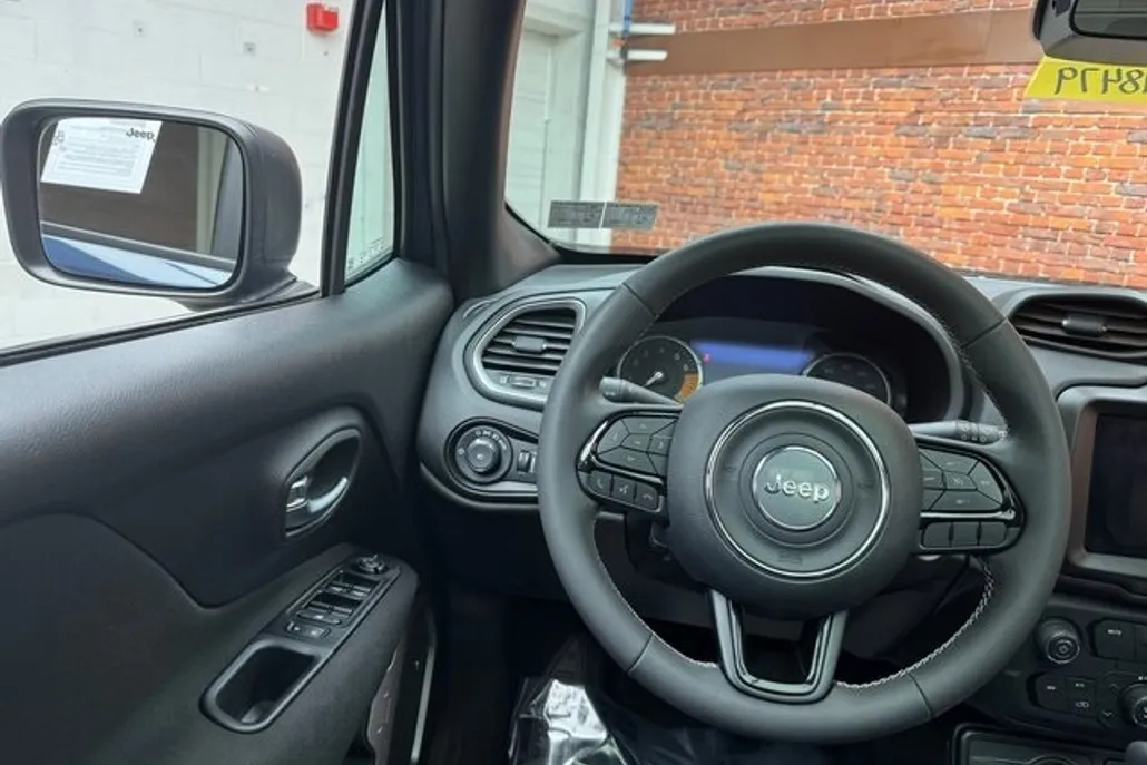 2021 Jeep Renegade Latitude photo 1