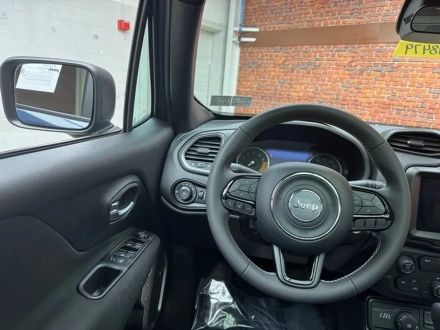 2021 Jeep Renegade Latitude photo 1