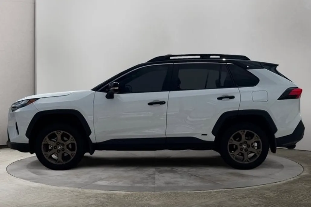 2024 Toyota RAV4 Hybrid photo 1