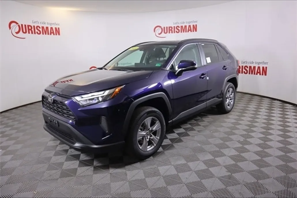 2025 Toyota RAV4 XLE photo 1
