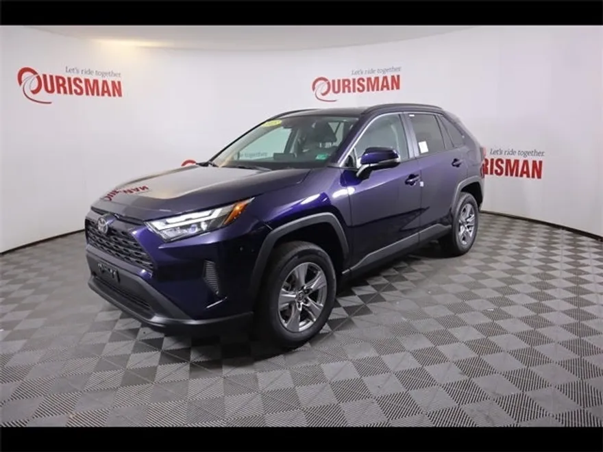 2025 Toyota RAV4 XLE photo 1