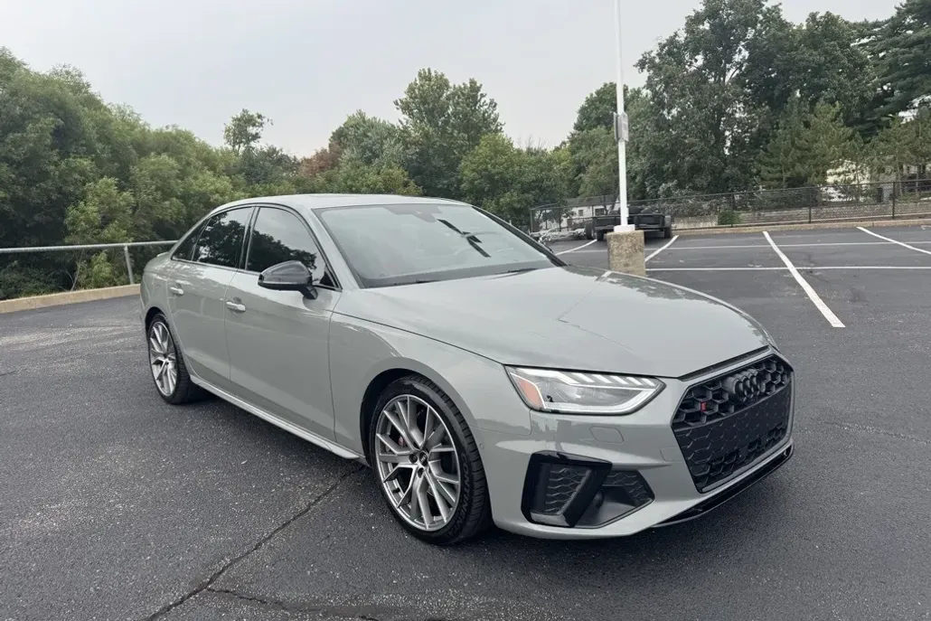 2022 Audi S4 Prestige photo 1