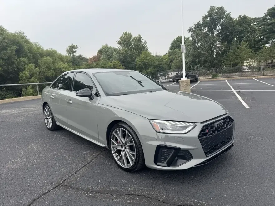 2022 Audi S4 Prestige photo 1