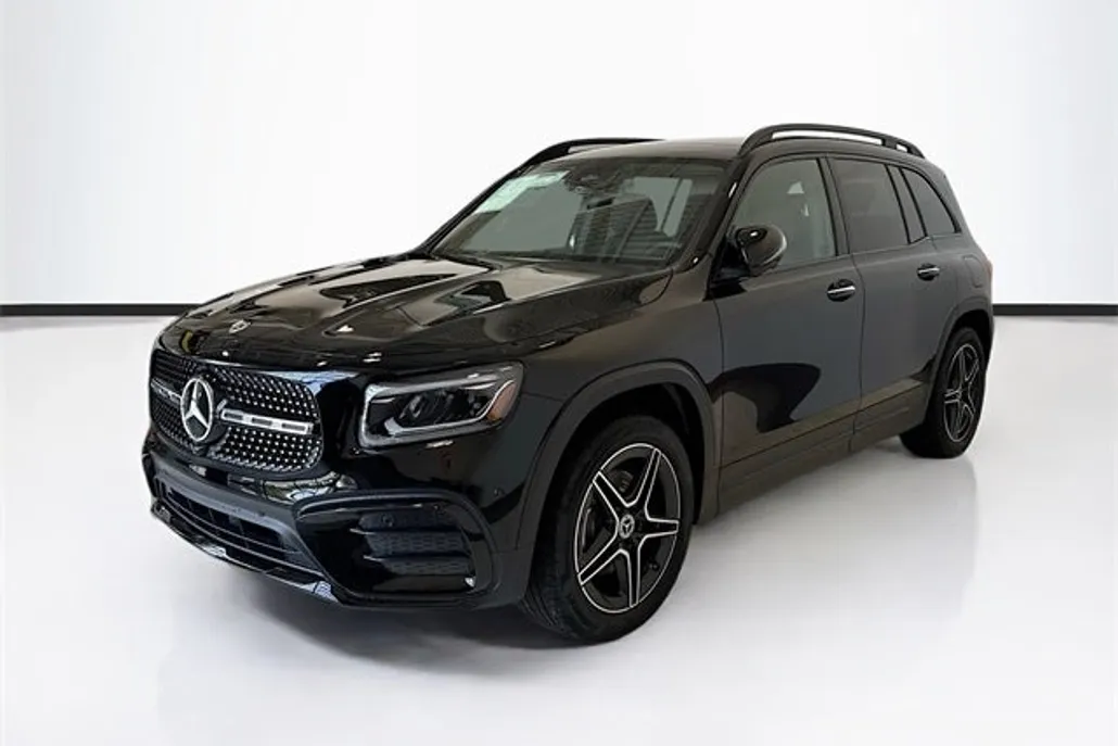 2025 Mercedes Benz GLB 250 4MATIC photo 1
