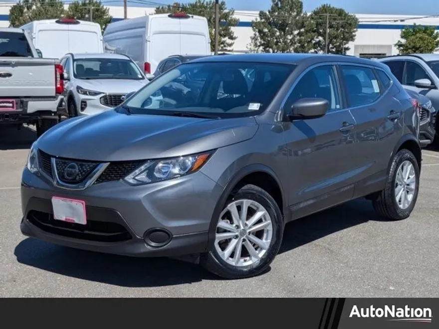 2018 Nissan Rogue Sport S photo 1