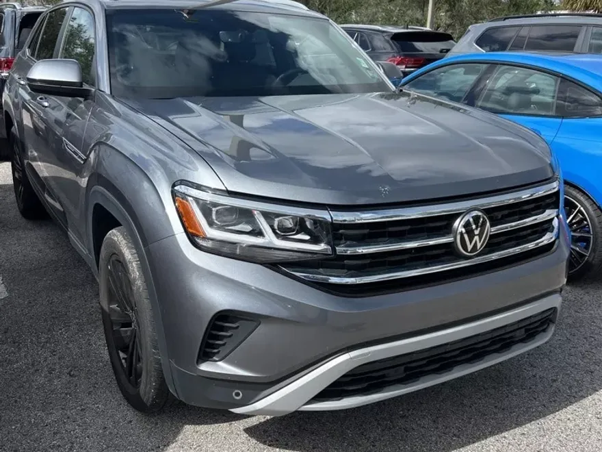 2022 Volkswagen Atlas Cross Sport V6 SE Technology photo 1