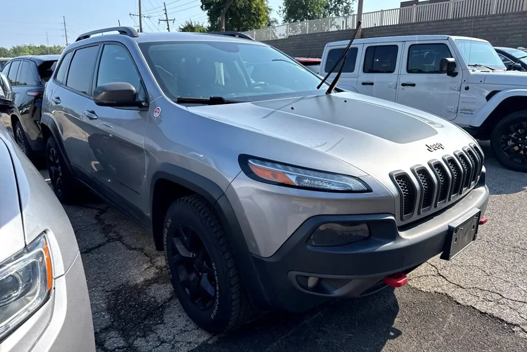 2016 Jeep Cherokee Trailhawk photo 1