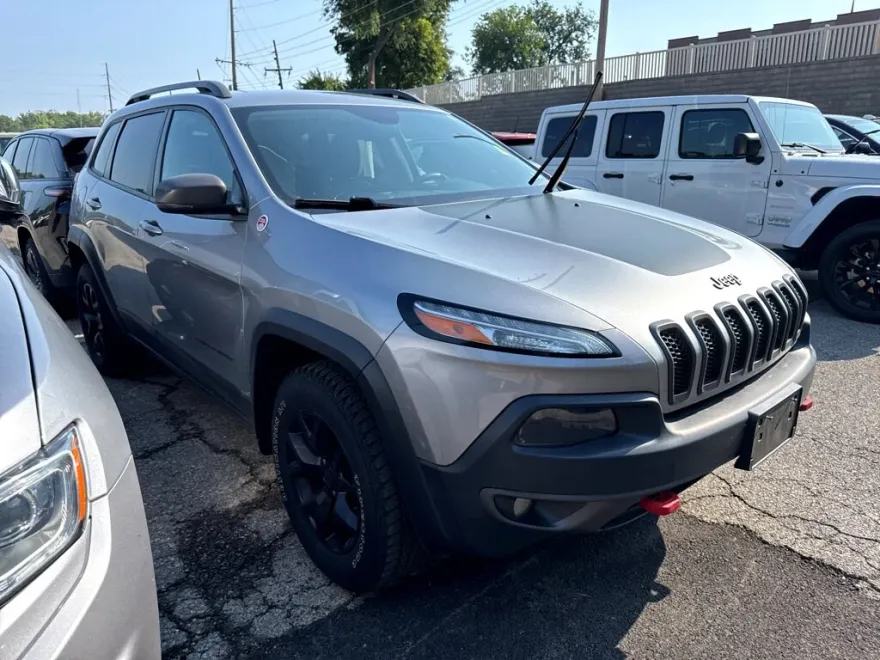 2016 Jeep Cherokee Trailhawk photo 1