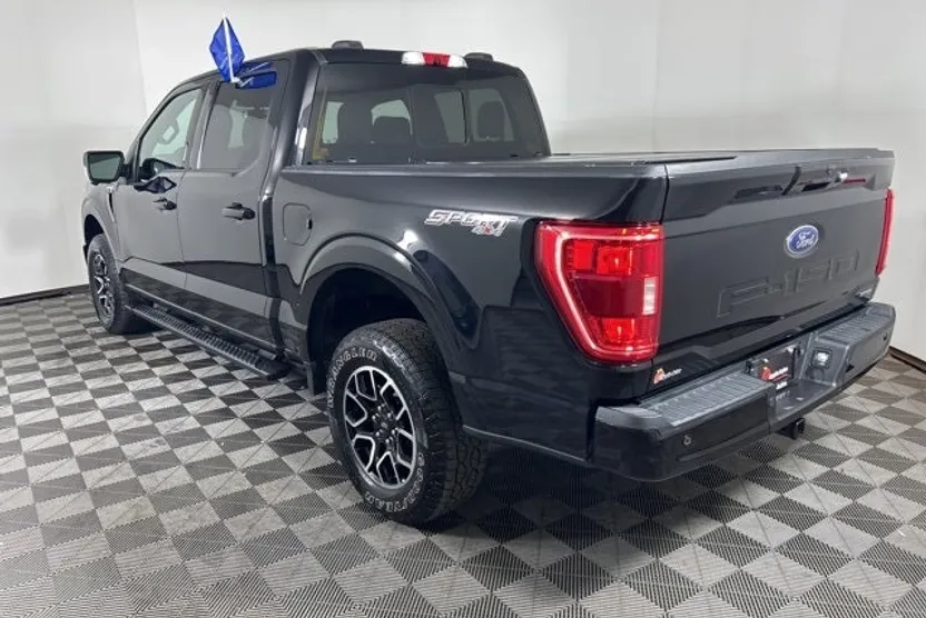 2021 Ford F-150 XLT photo 1