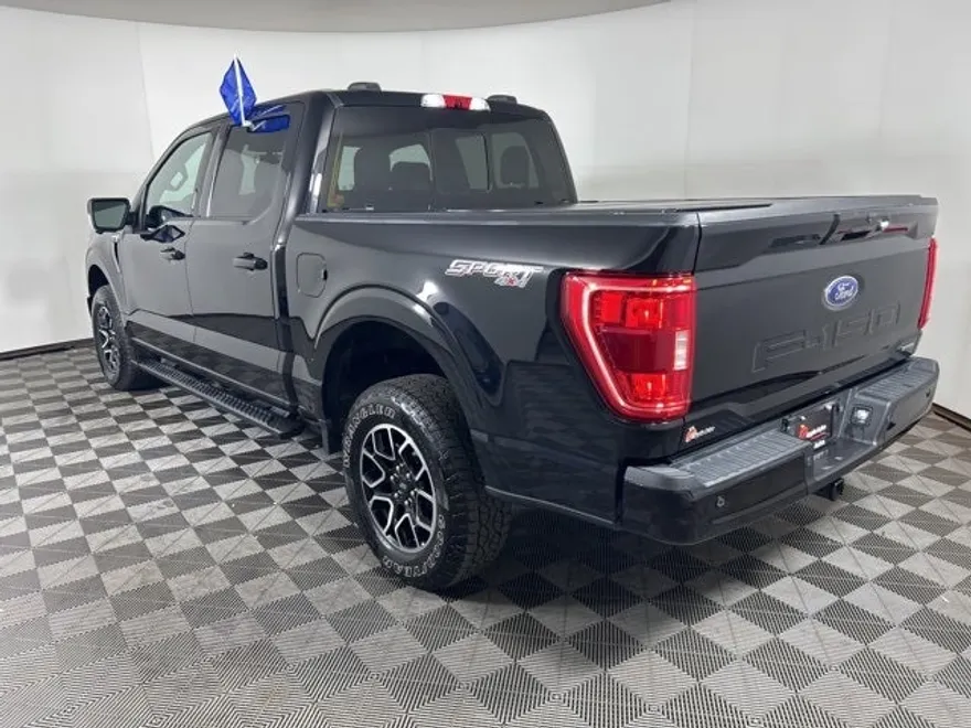 2021 Ford F-150 XLT photo 1
