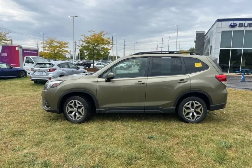 2022 Subaru Forester Premium photo 1