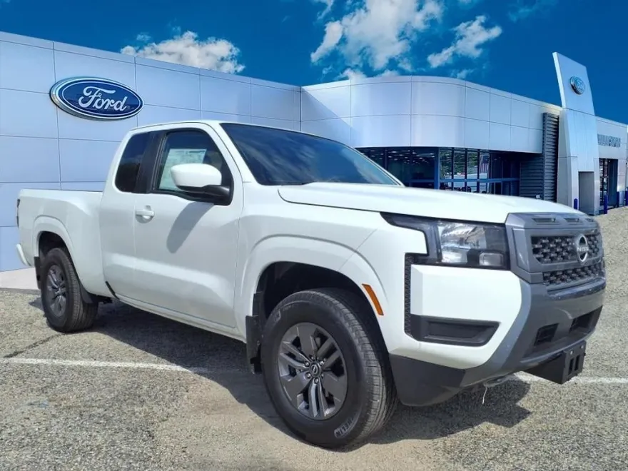 2025 Nissan Frontier SV photo 1