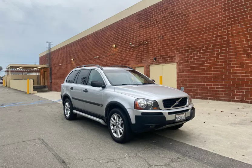 2005 Volvo XC90 2.5T AWD photo 1
