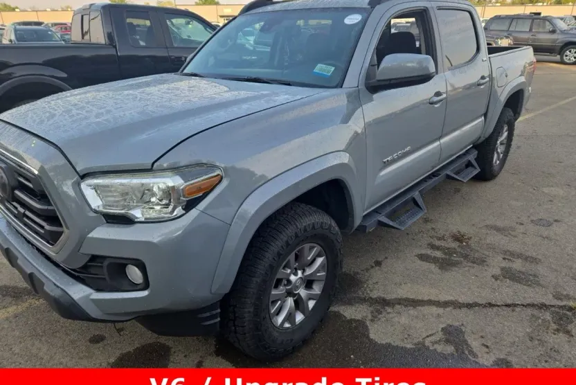 2019 Toyota Tacoma SR5 photo 1