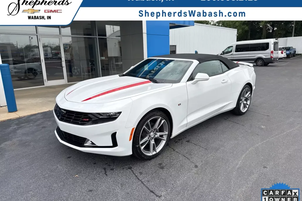 2024 Chevrolet Camaro 1LT photo 1