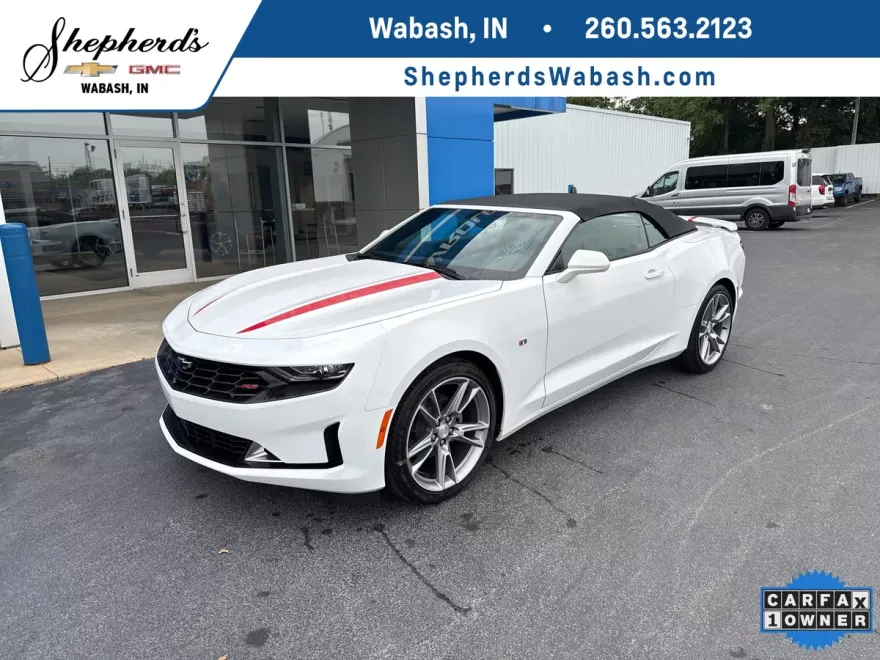 2024 Chevrolet Camaro 1LT photo 1