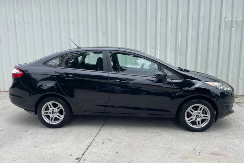 2019 Ford Fiesta SE photo 1