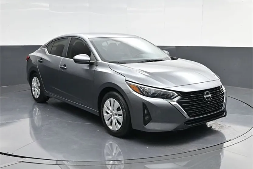 2025 Nissan Sentra S photo 1