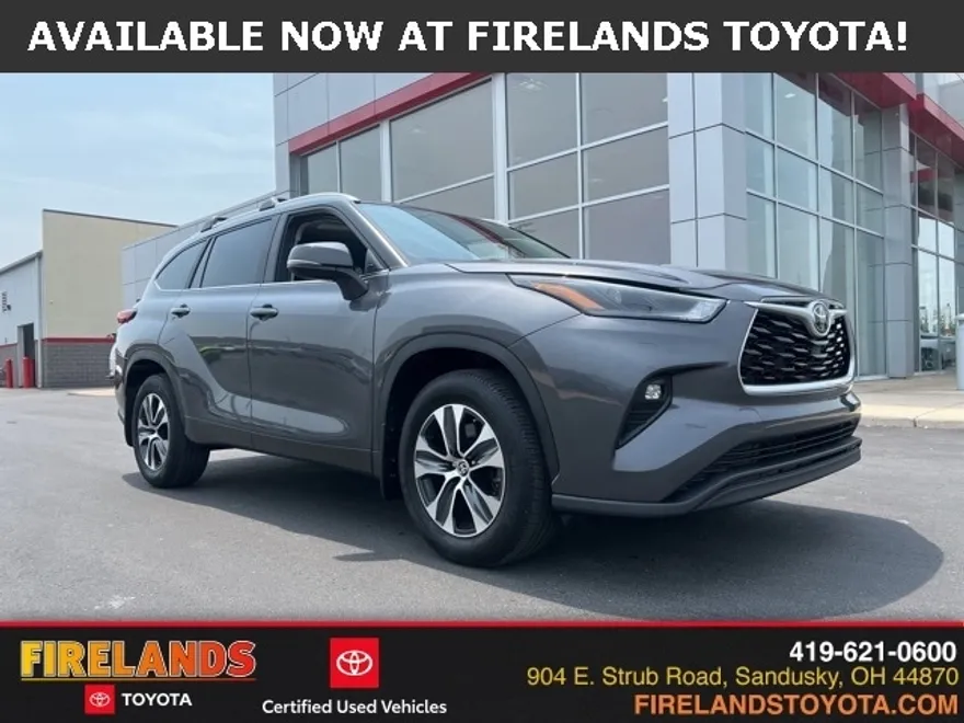 2023 Toyota Highlander XLE photo 1
