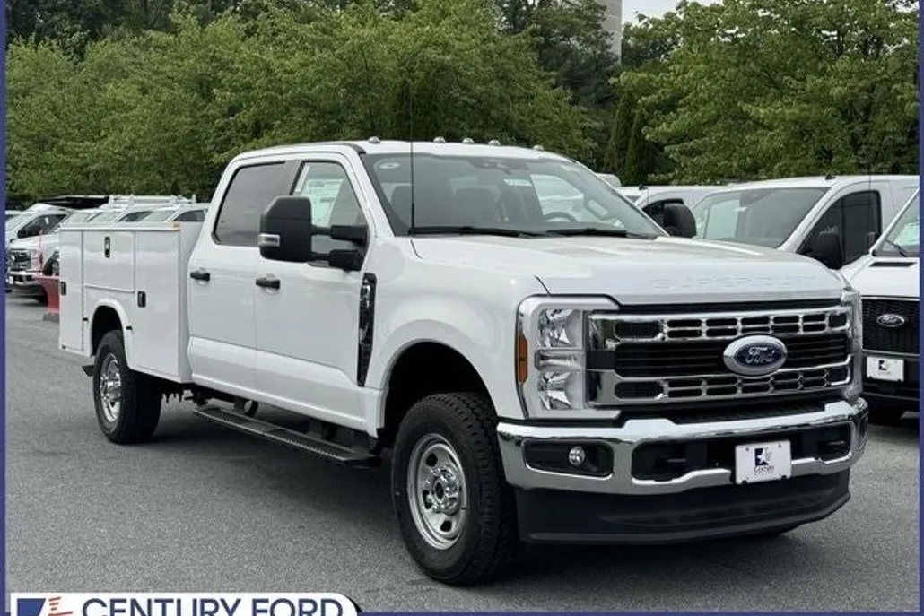 2025 Ford F-350 photo 1