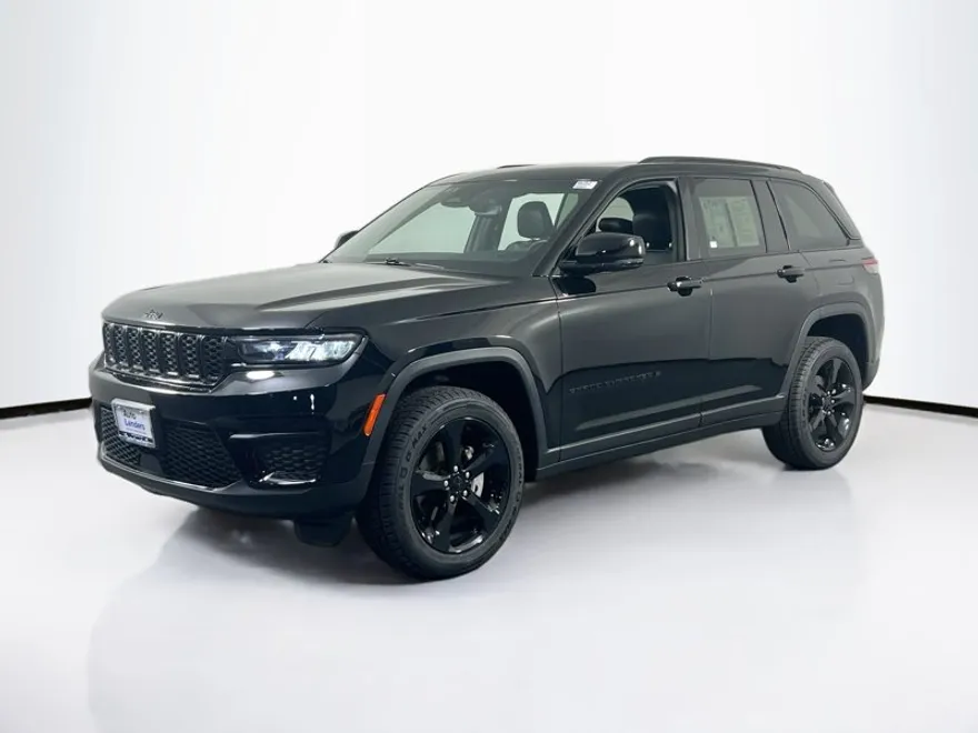 2022 Jeep Grand Cherokee Altitude photo 1