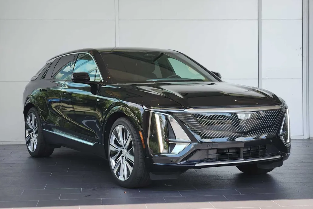 2024 Cadillac Lyriq Luxury photo 1